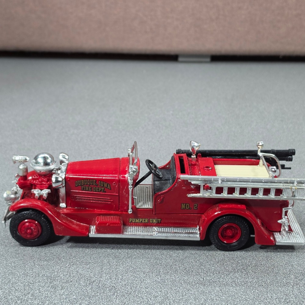 Signature Models Fire Truck Dubuque Iowa Pumper Unit Red Good Diecast 1/43‎